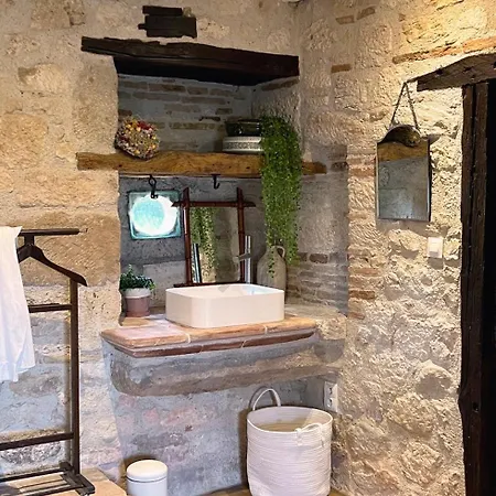Les Hauts De Broze